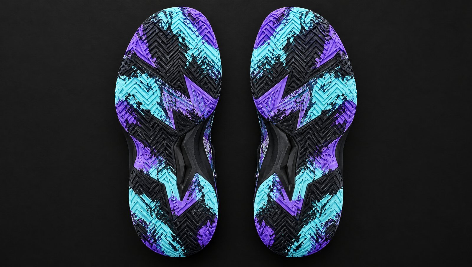 Outsole traction pattern